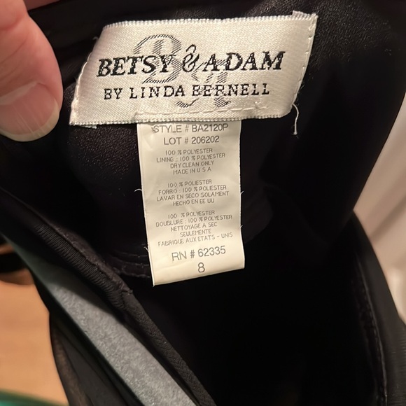 Beautiful black dress for your next wedding or formal event. - Picture 4 of 4